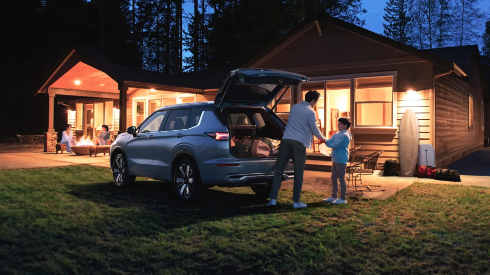 מיצובישי אאוטלנדר תא מטען גדול